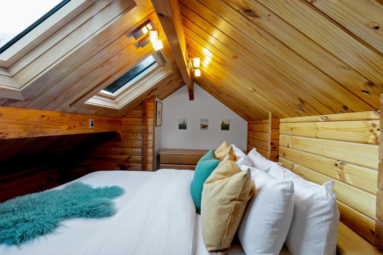 Kereru Cottage, Cosy Log Cabin, Serene Lake & Mountain Views Куийнстаун Екстериор снимка
