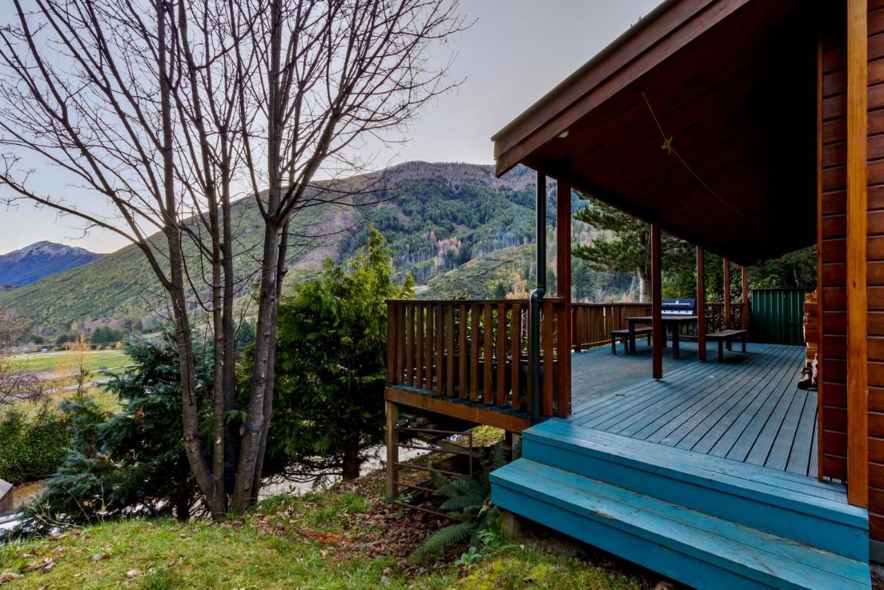 Kereru Cottage, Cosy Log Cabin, Serene Lake & Mountain Views Куийнстаун Екстериор снимка