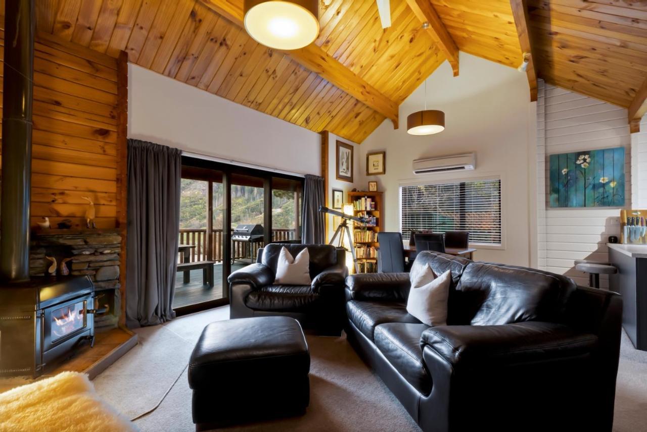 Kereru Cottage, Cosy Log Cabin, Serene Lake & Mountain Views Куийнстаун Екстериор снимка