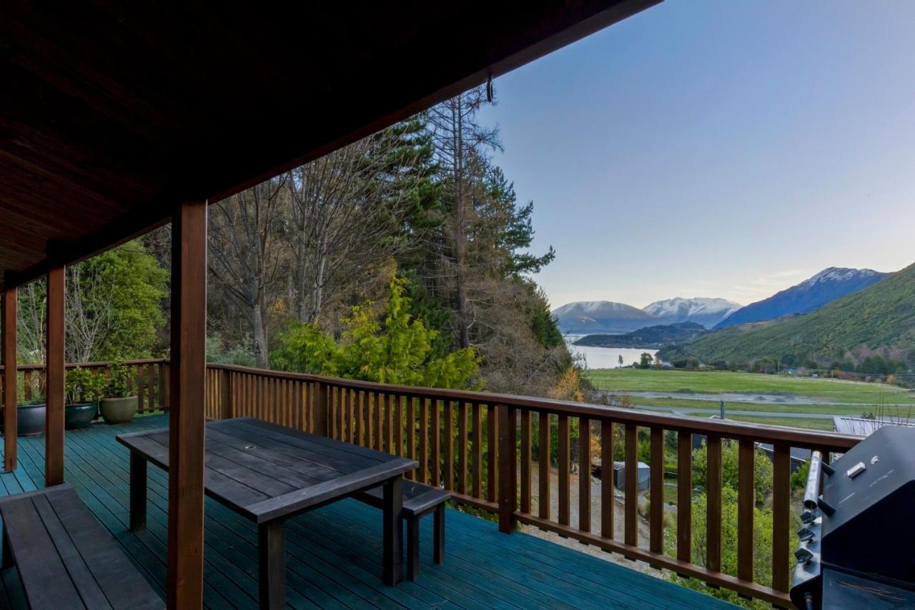 Kereru Cottage, Cosy Log Cabin, Serene Lake & Mountain Views Куийнстаун Екстериор снимка