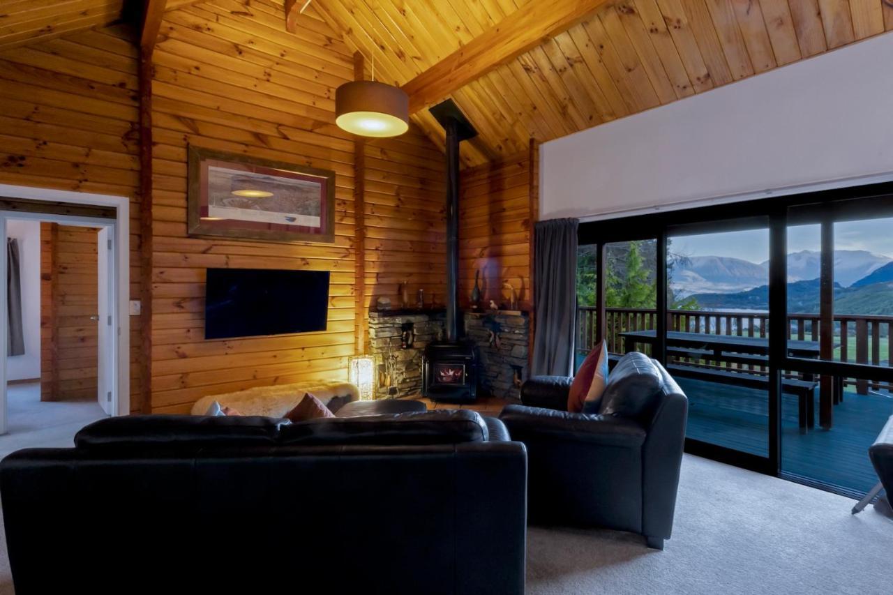 Kereru Cottage, Cosy Log Cabin, Serene Lake & Mountain Views Куийнстаун Екстериор снимка