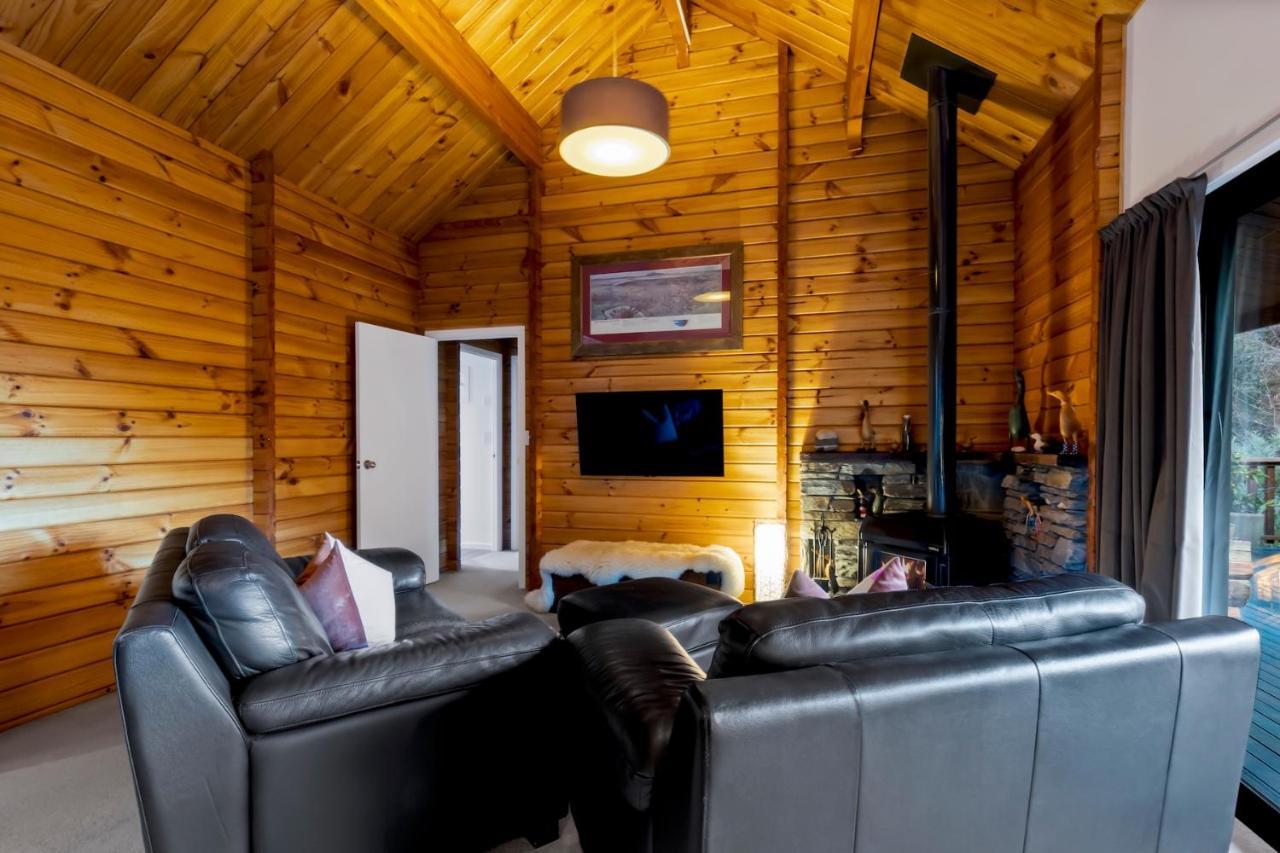 Kereru Cottage, Cosy Log Cabin, Serene Lake & Mountain Views Куийнстаун Екстериор снимка