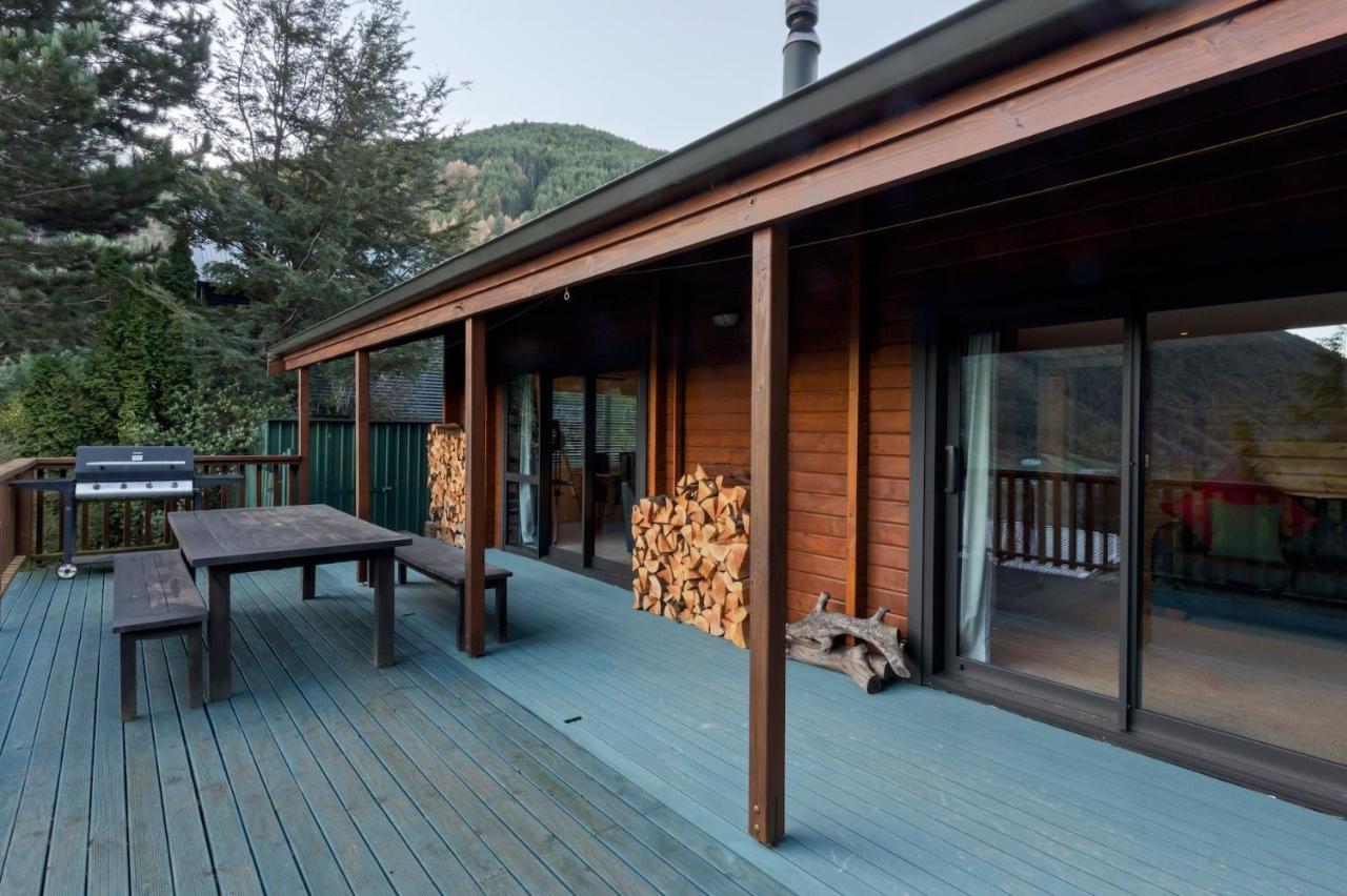 Kereru Cottage, Cosy Log Cabin, Serene Lake & Mountain Views Куийнстаун Екстериор снимка