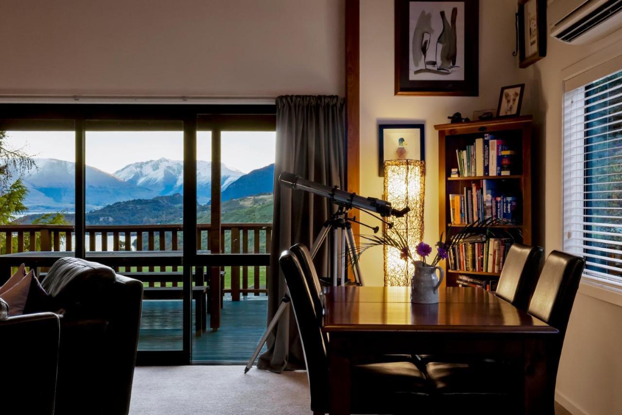 Kereru Cottage, Cosy Log Cabin, Serene Lake & Mountain Views Куийнстаун Екстериор снимка